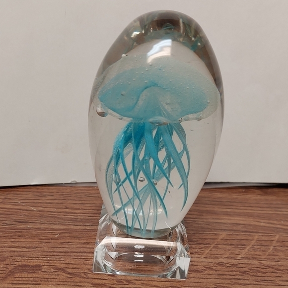 Vintage Jellyfish Hand-blown Glass Paperweight Glow in Dark Cap - Picture 3 of 8